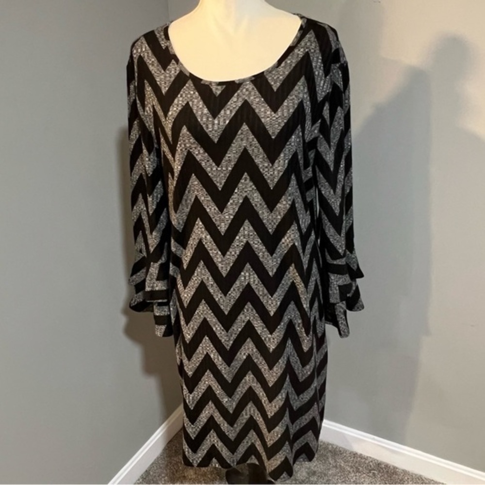 NWT‎ Tacera Size XL Black & Gray Chevron Design Knit Midi Dress